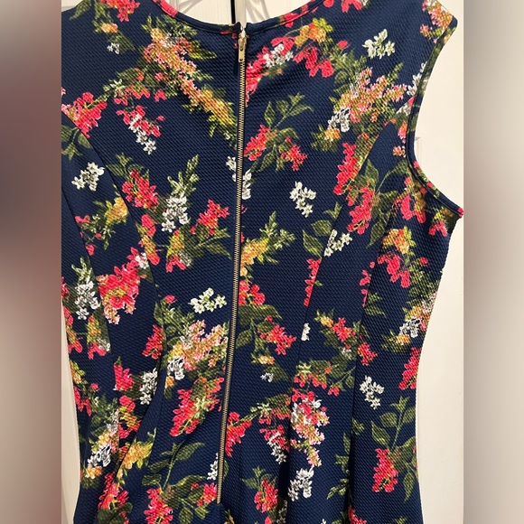 Navy Floral 🌺 Dress - Sleeveless, Cutouts around Neckline , Back Zipper Sz 12 - Picture 6 of 10